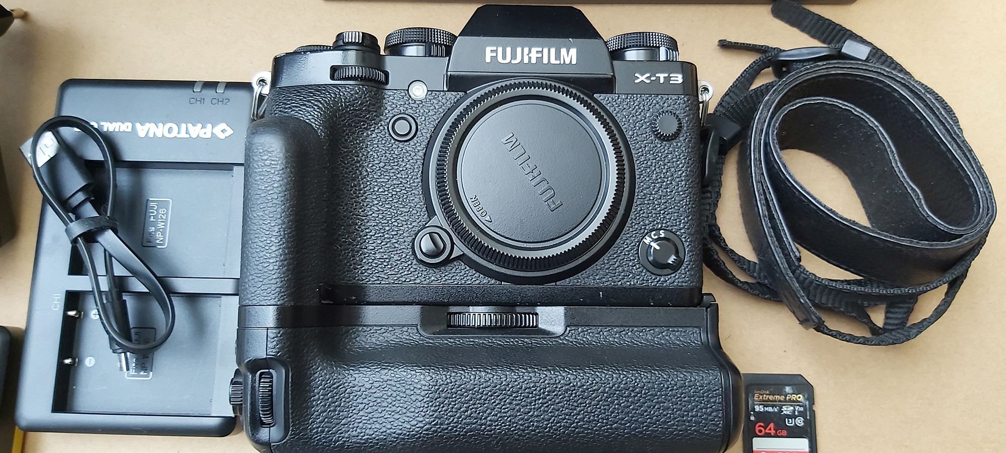Annonce occasions - Fujifilm XT-3 + Grip batterie + Bague Fringer EF-FX  PROII - Le Repaire - Le Repaire