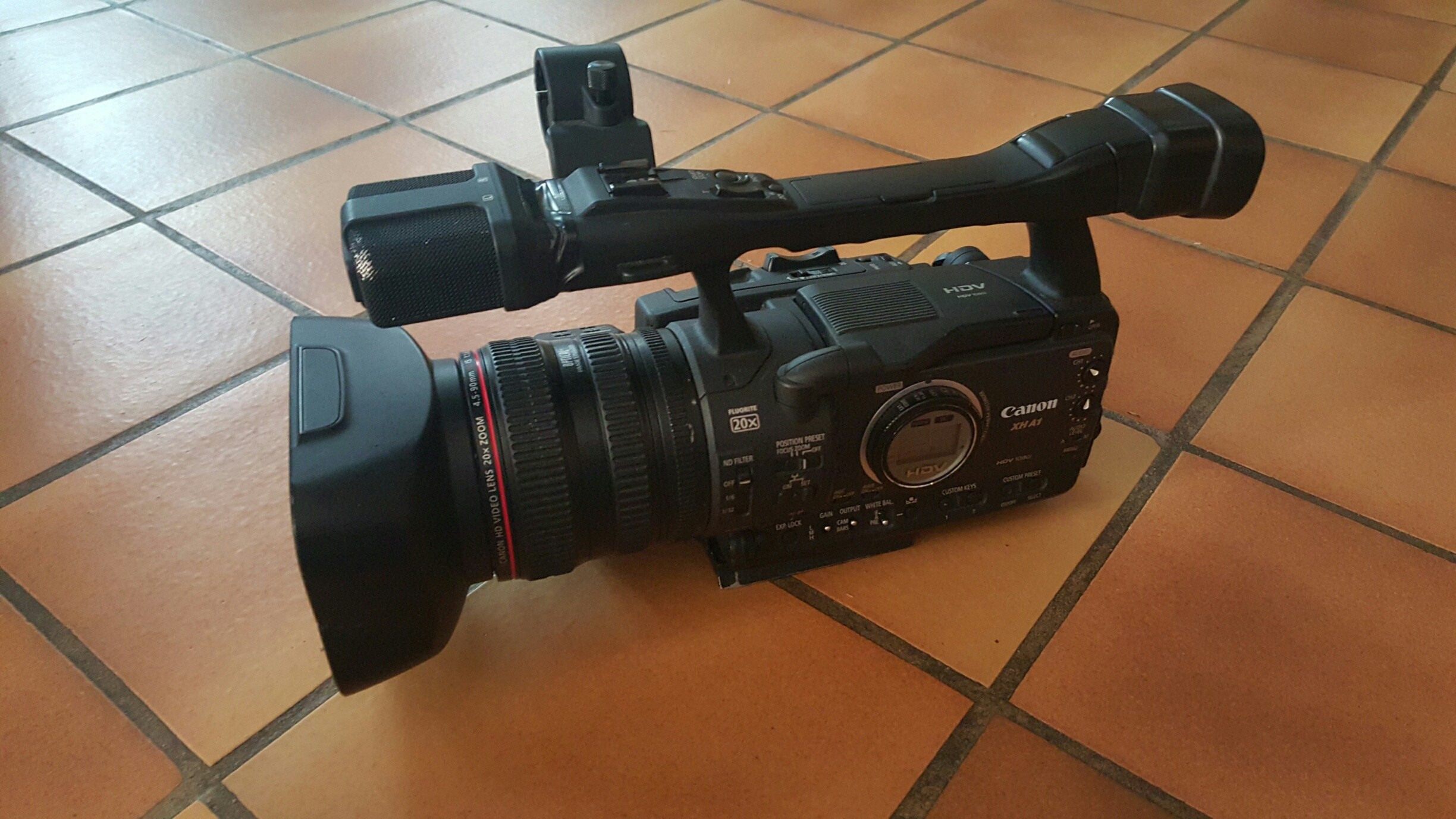 Annonce occasions - Vends Caméra HDV Canon XHA1 - Le Repaire - Le Repaire